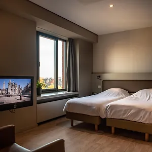 Castelnou Hotel